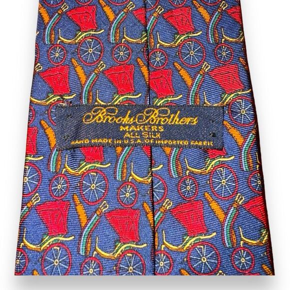 Brooks Brothers Red & Navy Horse Drawn Buggy 100% Silk Tie - Picture 2 of 5